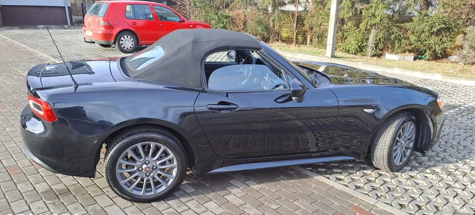 Fiat 124 Spider cena 59900 przebieg: 67000, rok produkcji 2017 z Grudziądz małe 211